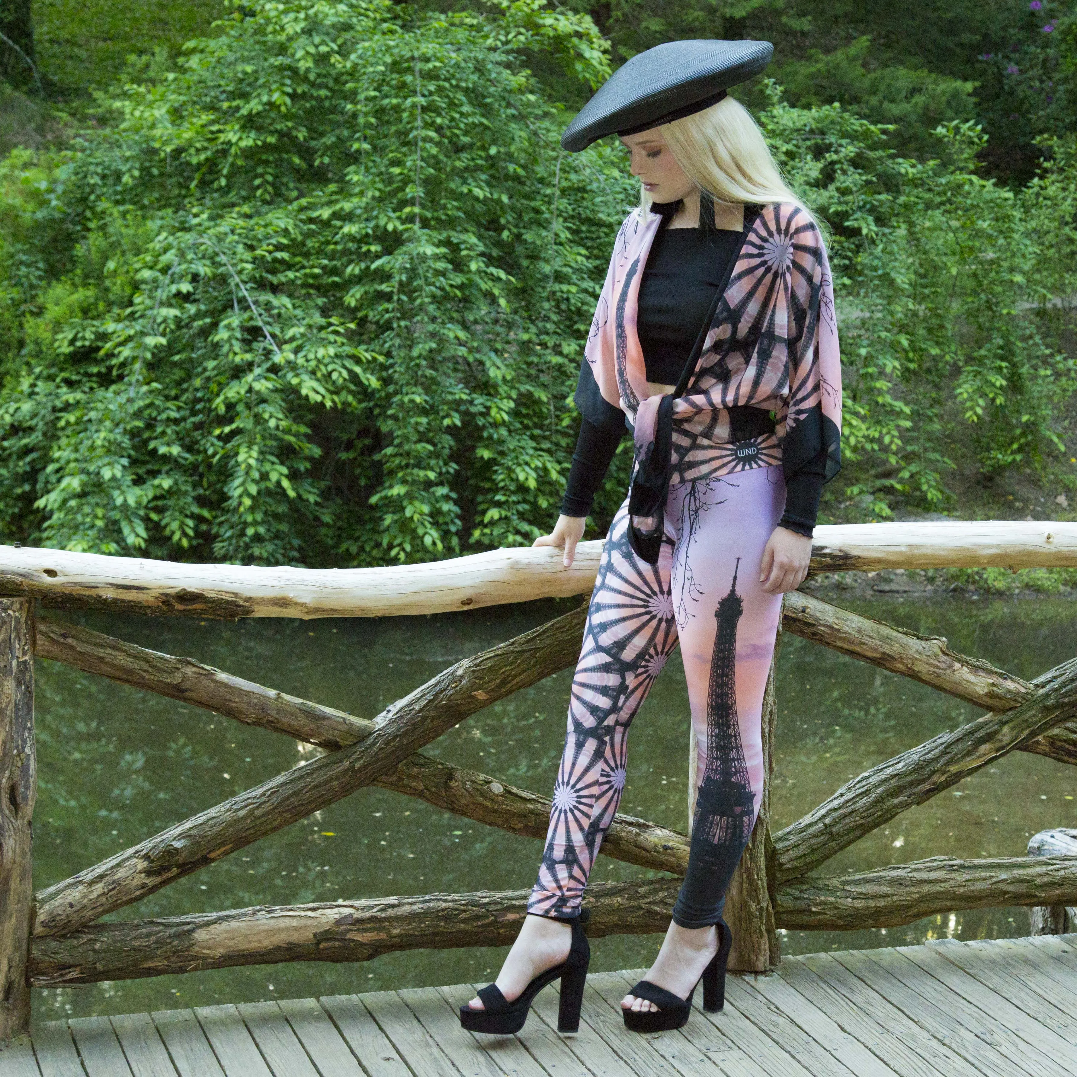 Eiffel - World Tour Yoga Leggings