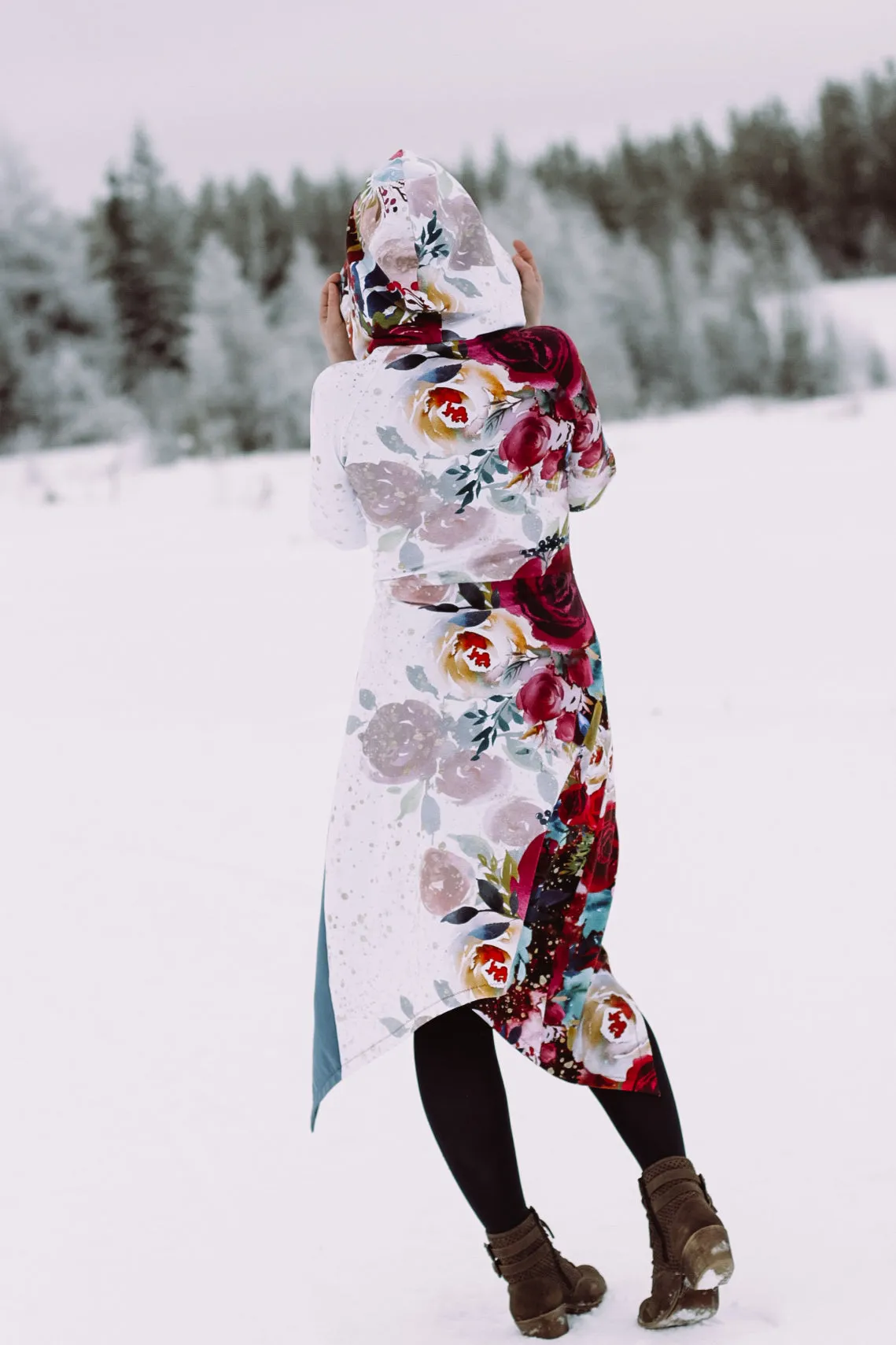 Winter Floral White DOUBLE BORDER PRINT -  Mega Blooms - 1/2 Metre