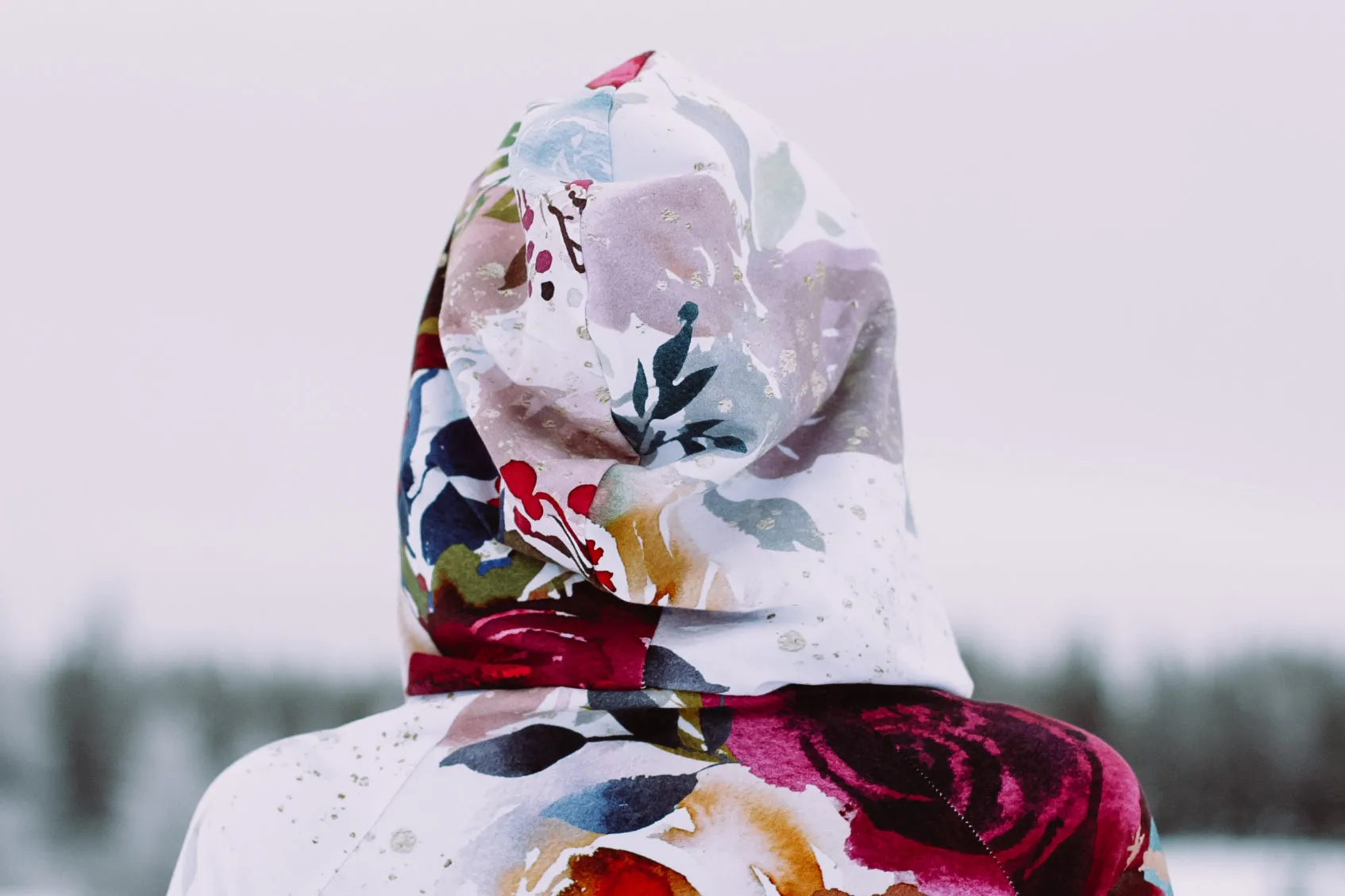 Winter Floral White DOUBLE BORDER PRINT -  Mega Blooms - 1/2 Metre