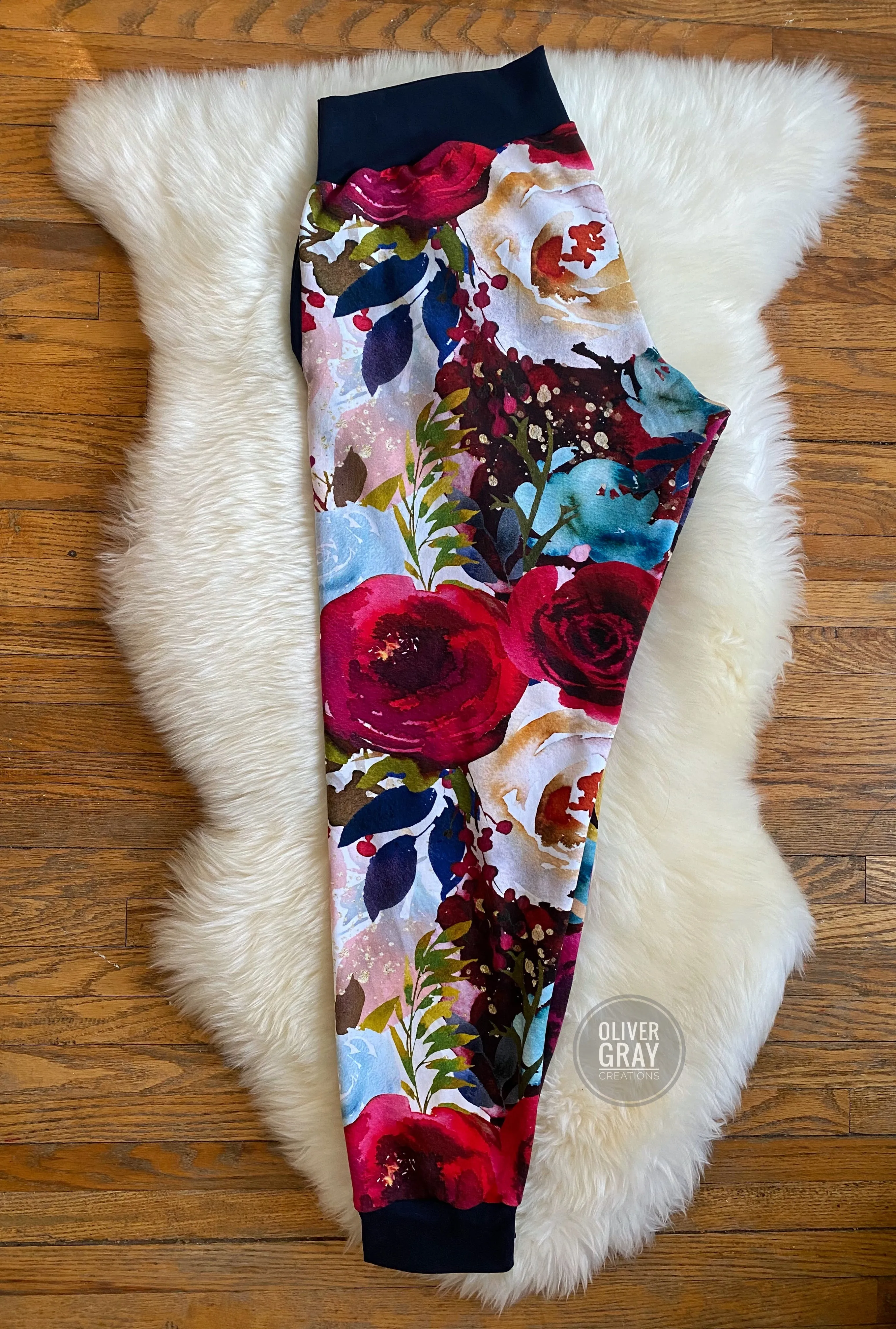 Winter Floral White DOUBLE BORDER PRINT -  Mega Blooms - 1/2 Metre