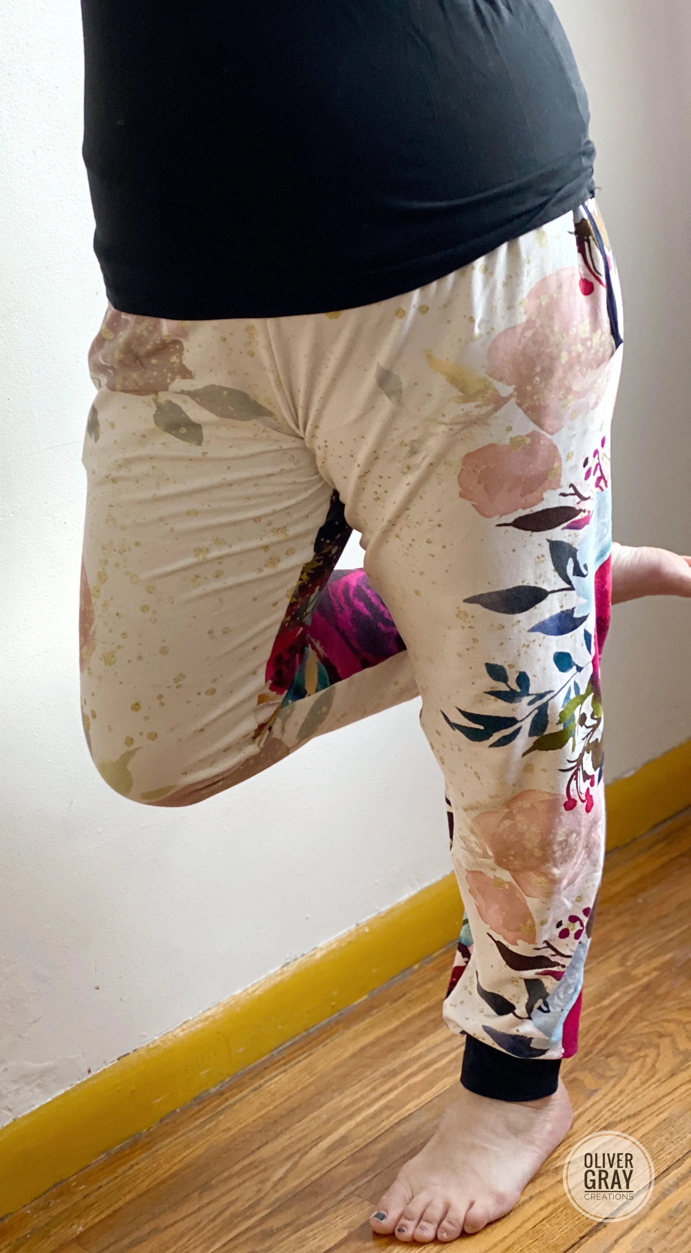 Winter Floral White DOUBLE BORDER PRINT -  Mega Blooms - 1/2 Metre